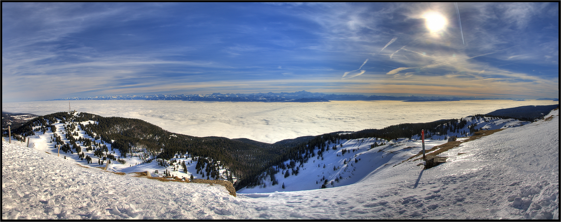 Vue sur les Alpes depuis La D�le, Jura, Suisse, D�cembre 2007
